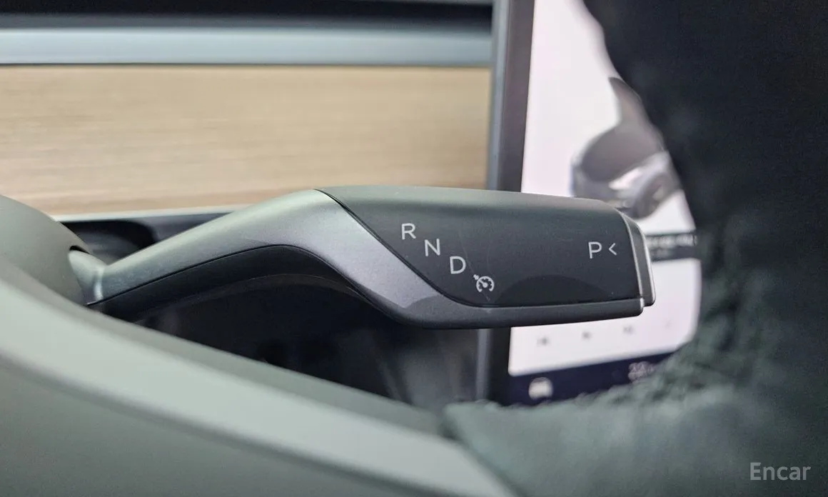 Фото 9 - Tesla Model 3