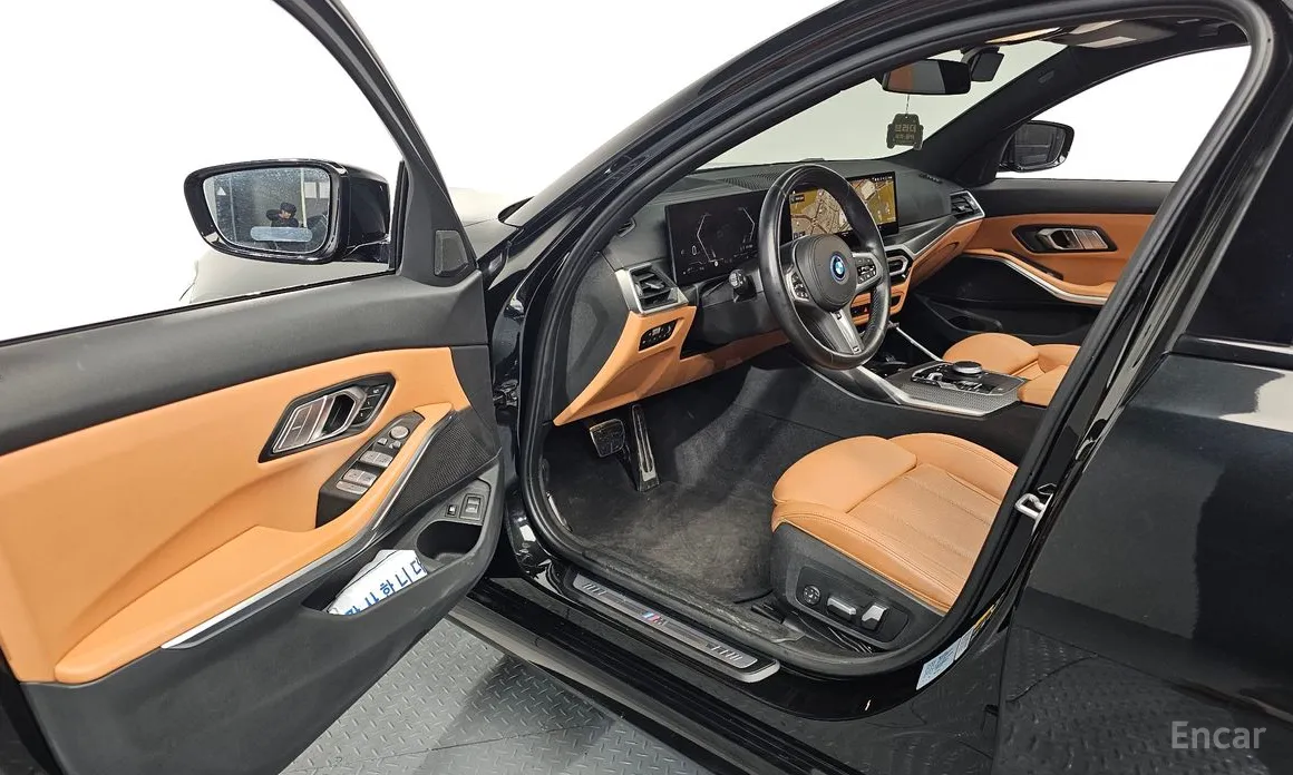 Photo 10 - BMW 3 Series