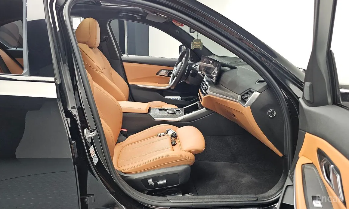 Photo 11 - BMW 3 Series