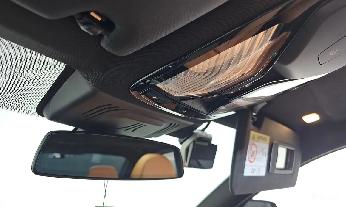 Photo 18 - BMW 3 Series