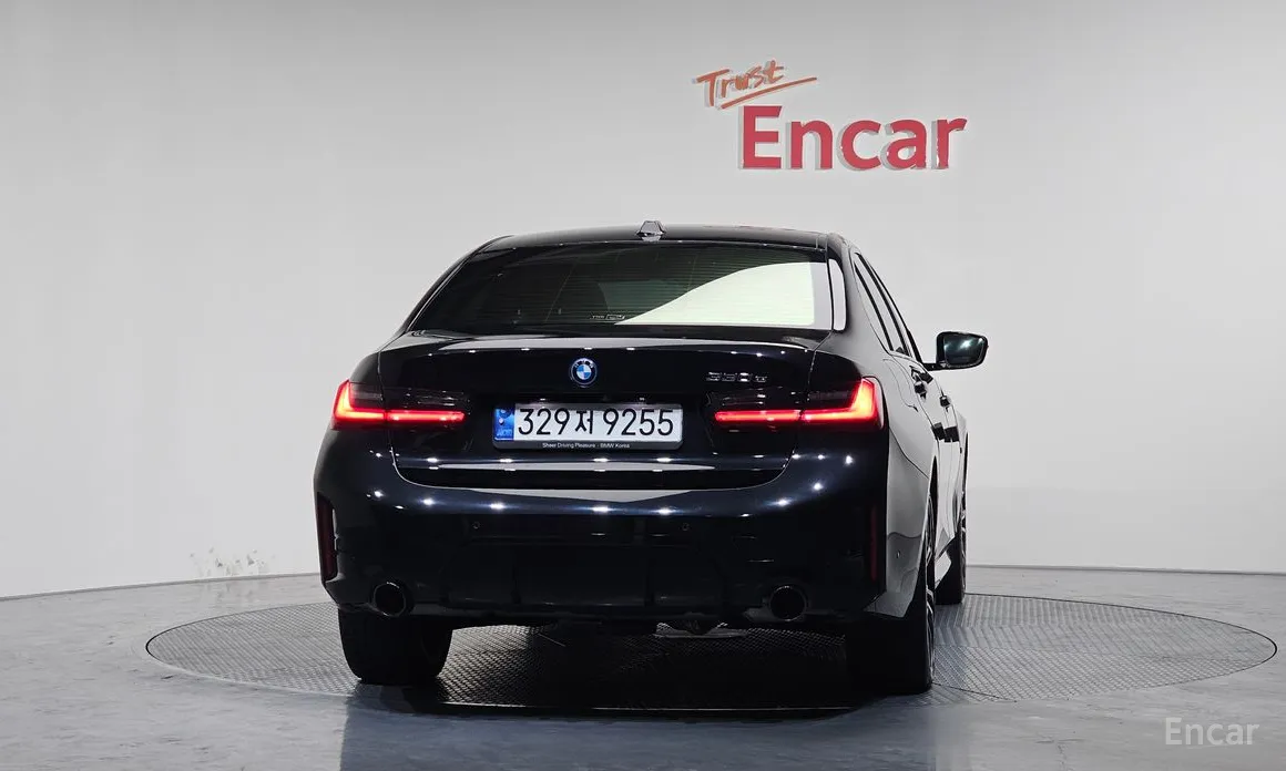 Photo 4 - BMW 3 Series