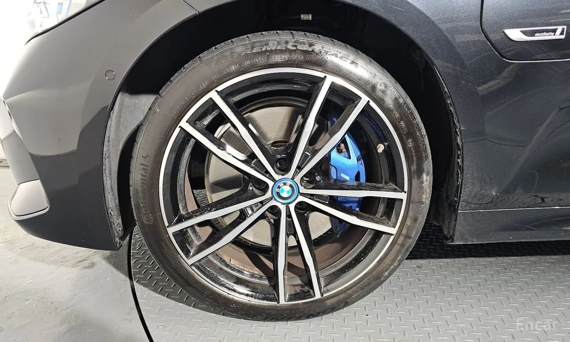 Photo 5 - BMW 3 Series