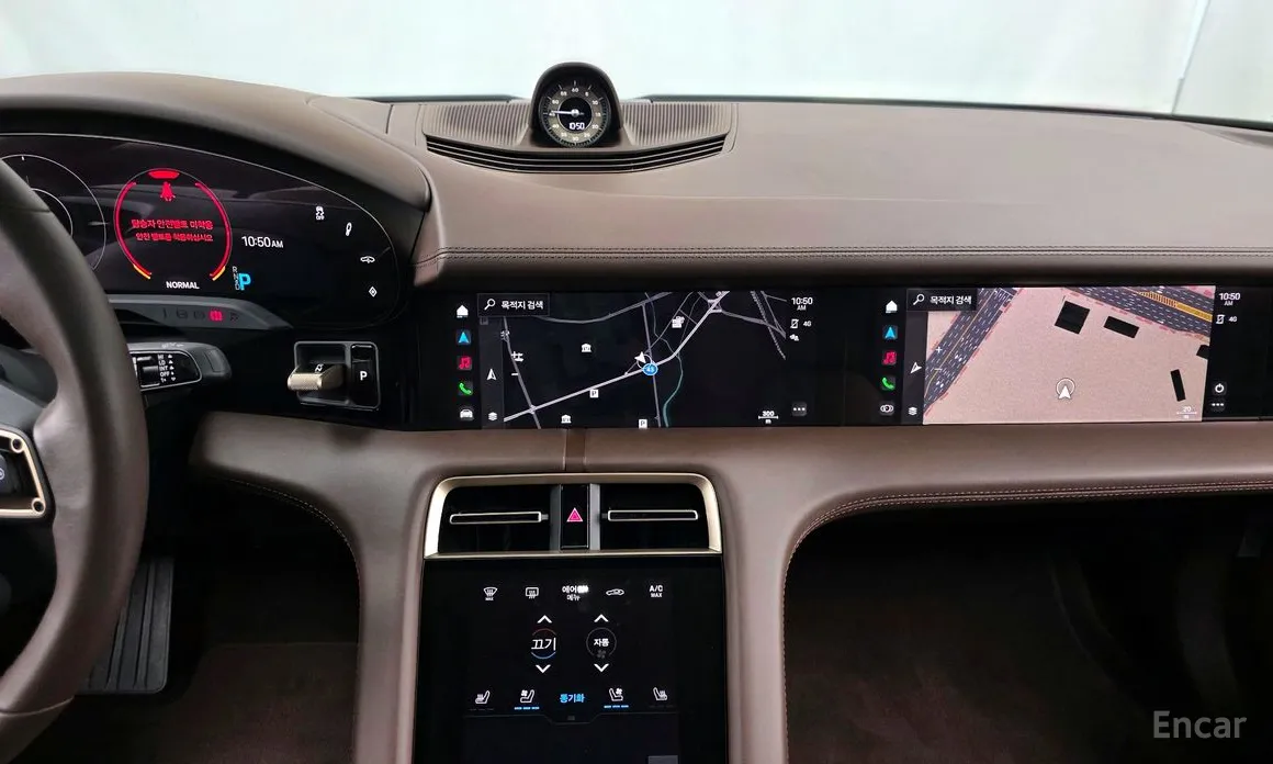 Фото 14 - Porsche Taycan