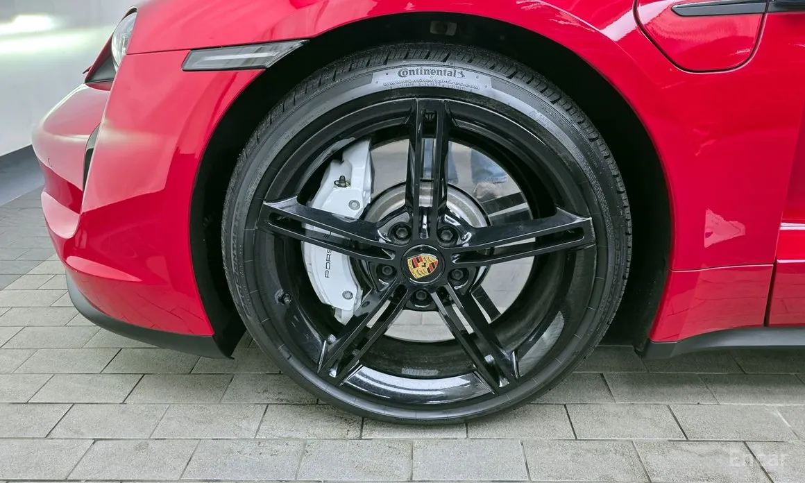 Фото 5 - Porsche Taycan