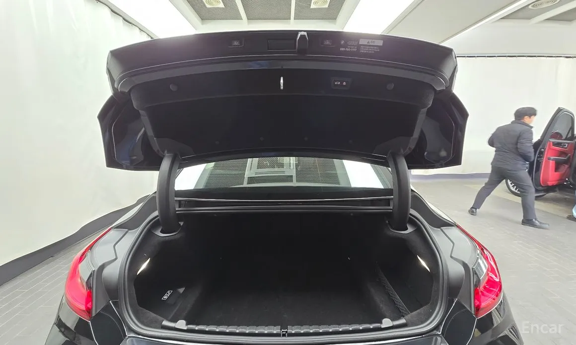 Фото 20 - BMW 8 Series