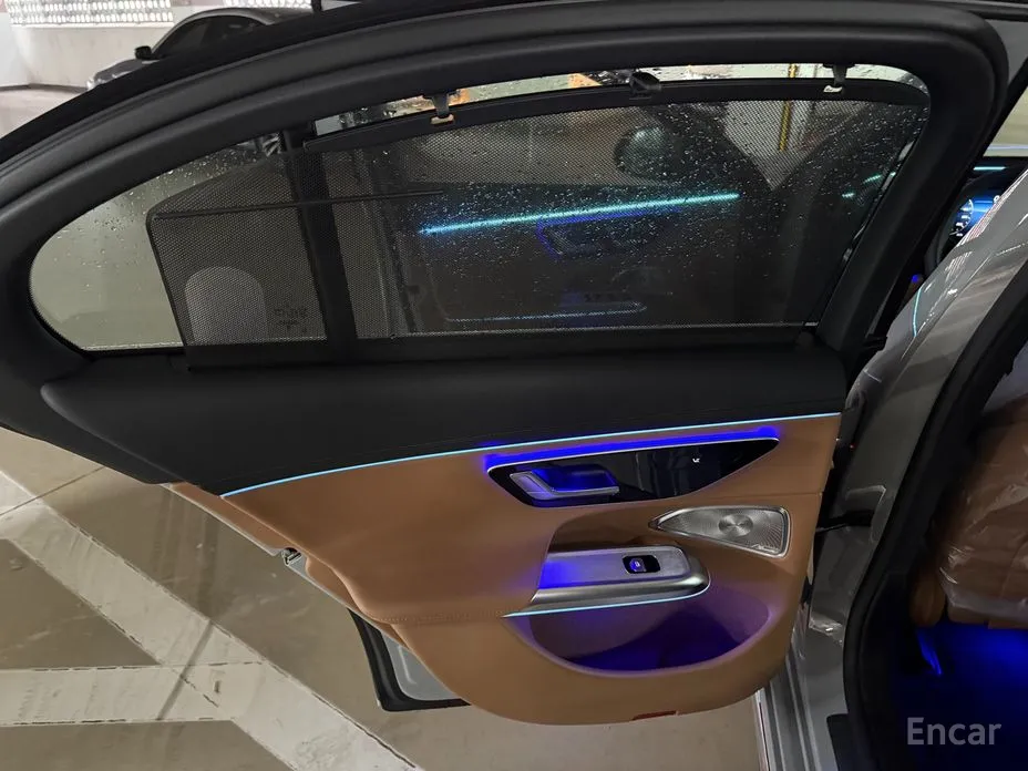 Фото 14 - Mercedes-Benz E-Class