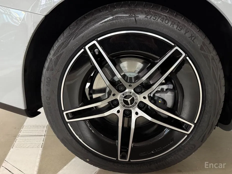 Фото 5 - Mercedes-Benz E-Class