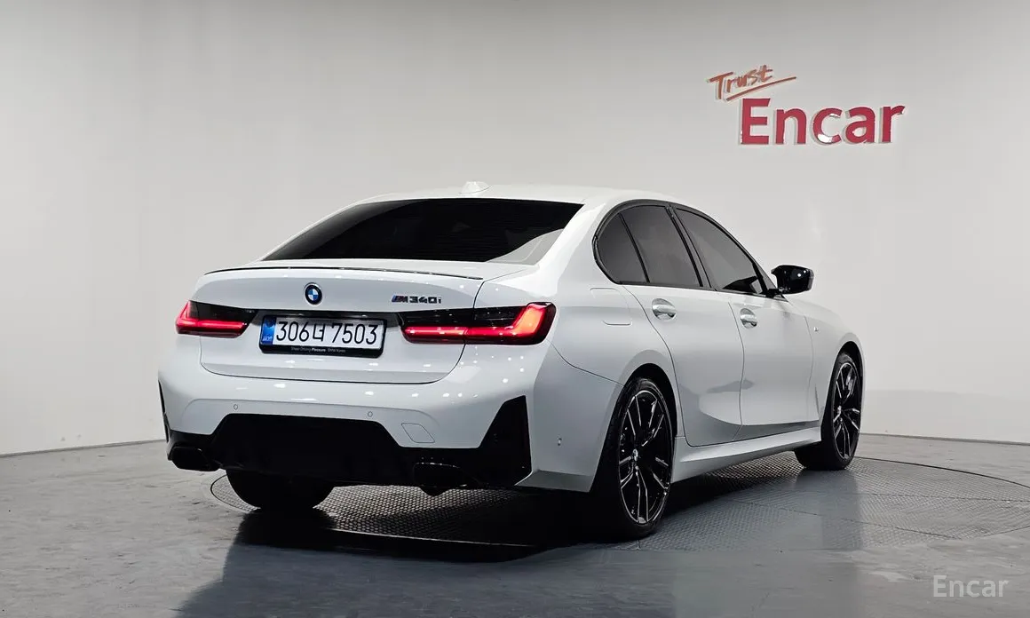 Photo 2 - BMW 3 Series