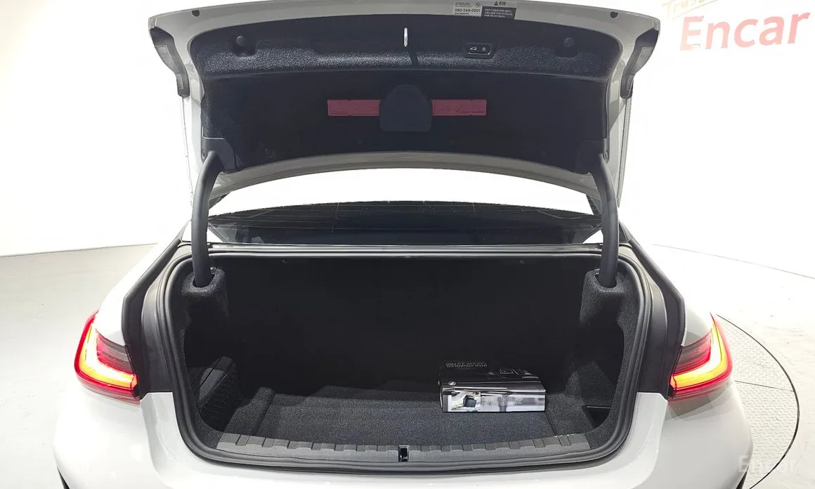 Photo 20 - BMW 3 Series