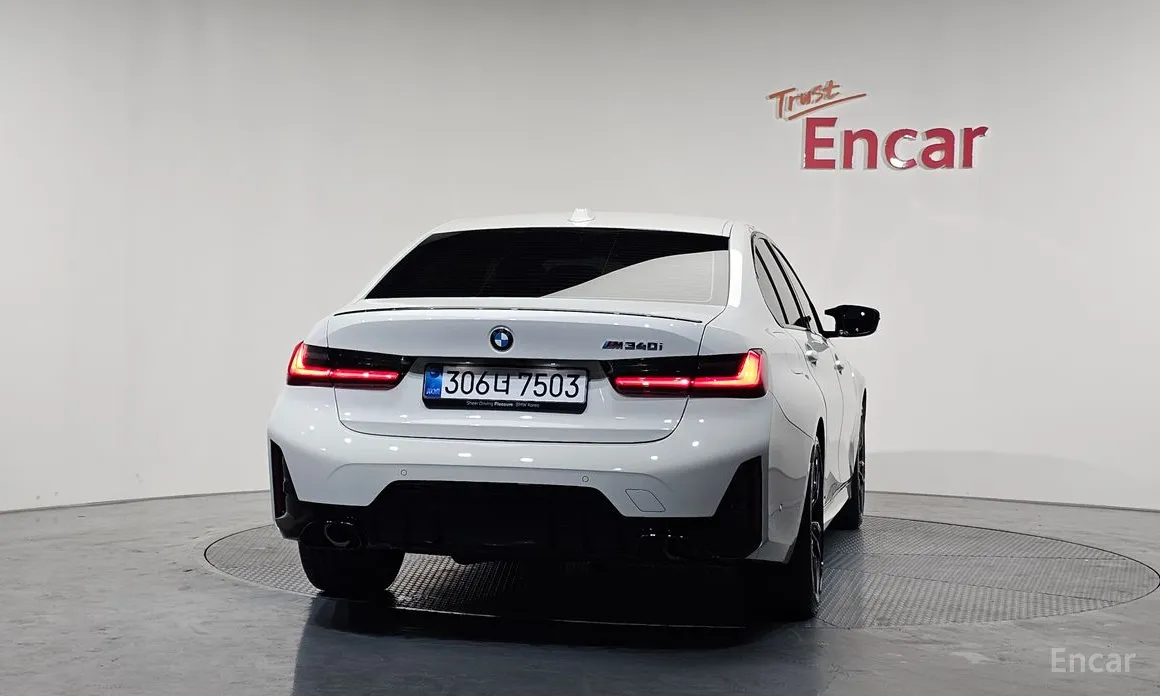 Photo 4 - BMW 3 Series