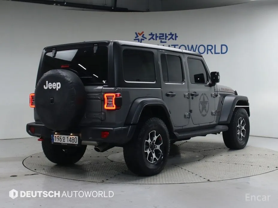 Фото 2 - Jeep Wrangler