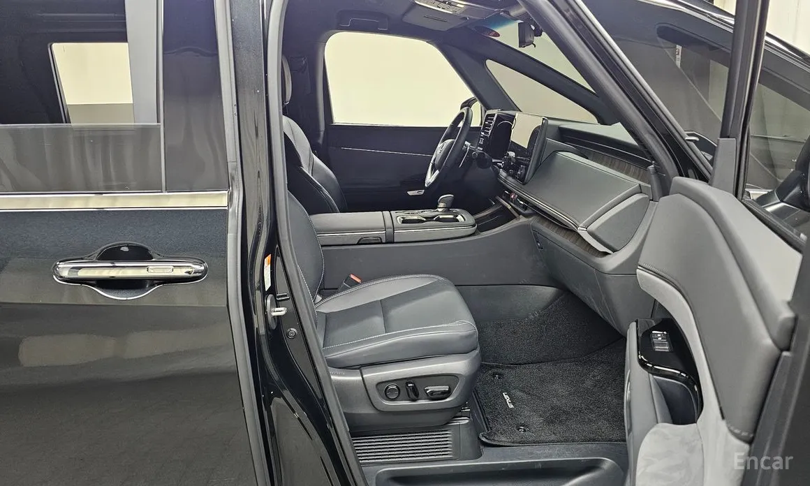 Фото 11 - Lexus LM