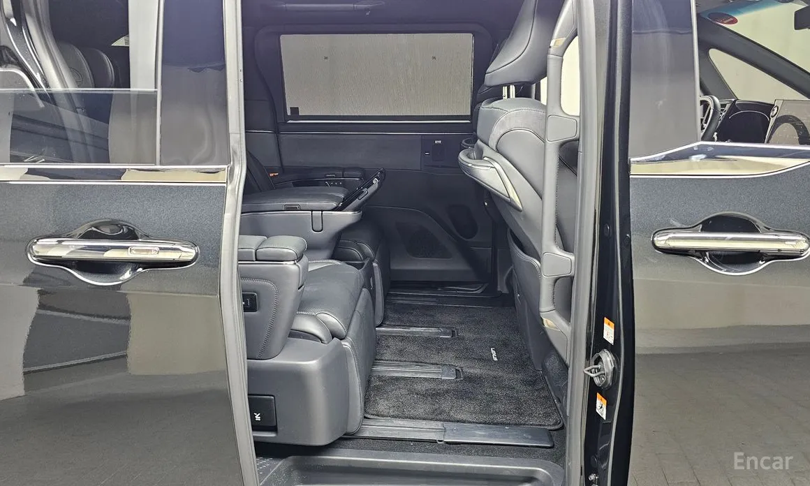 Фото 12 - Lexus LM