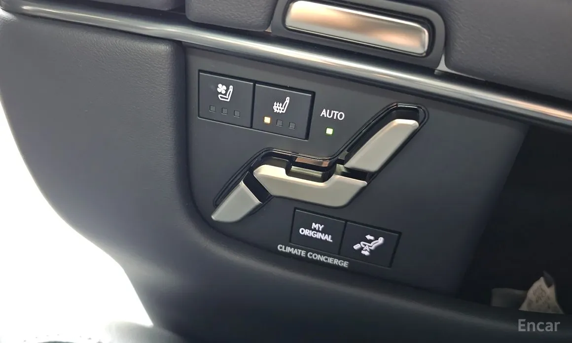 Фото 18 - Lexus LM