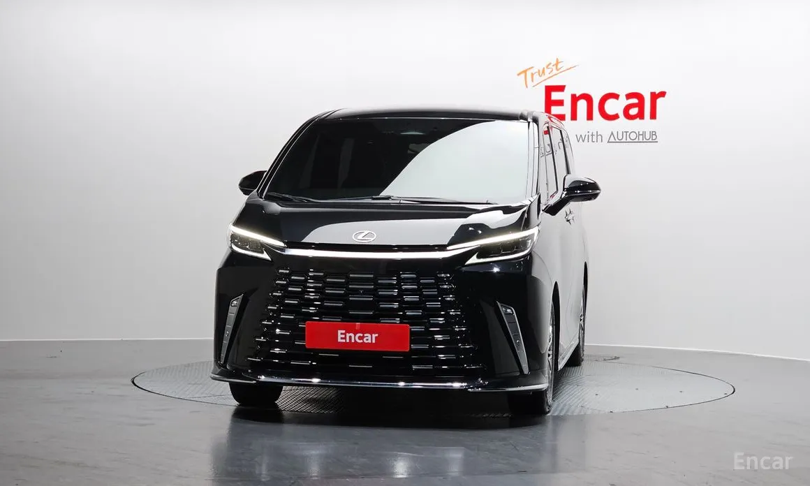 Фото 3 - Lexus LM