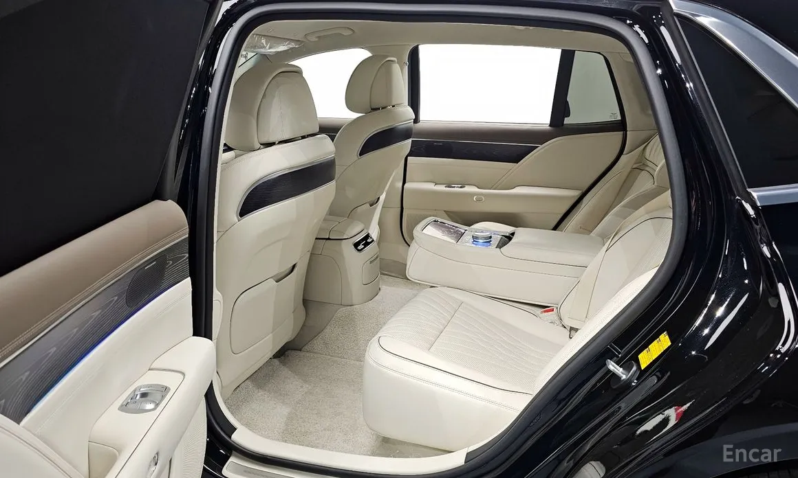 Фото 12 - Genesis G90