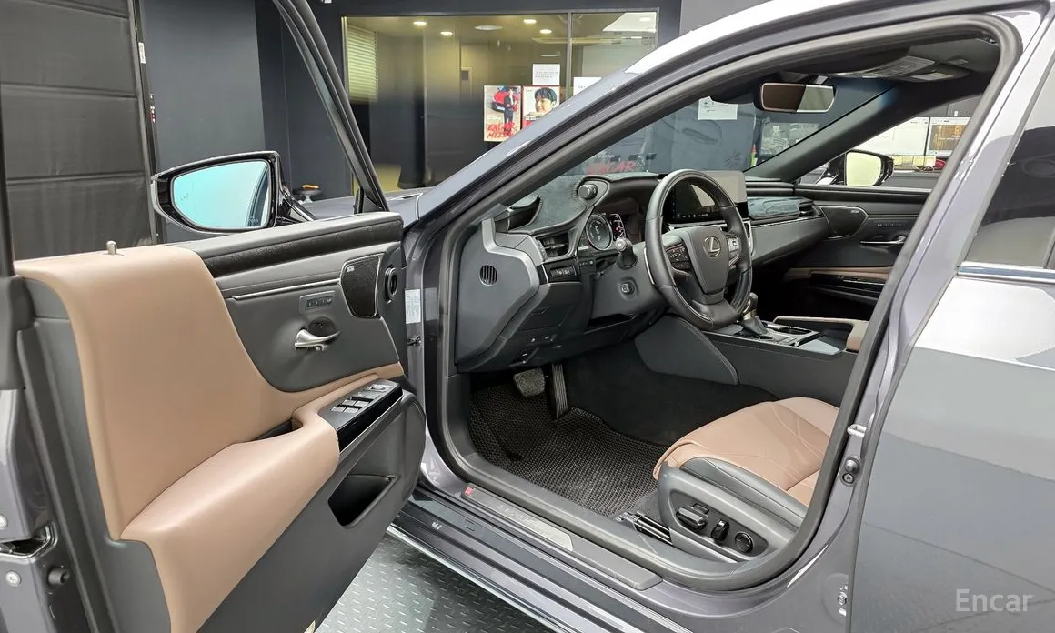 Фото 11 - Lexus ES