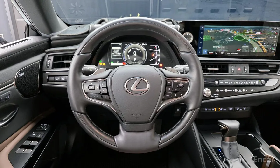 Фото 13 - Lexus ES