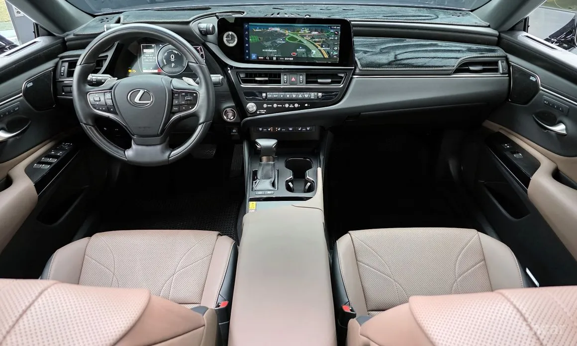 Фото 7 - Lexus ES