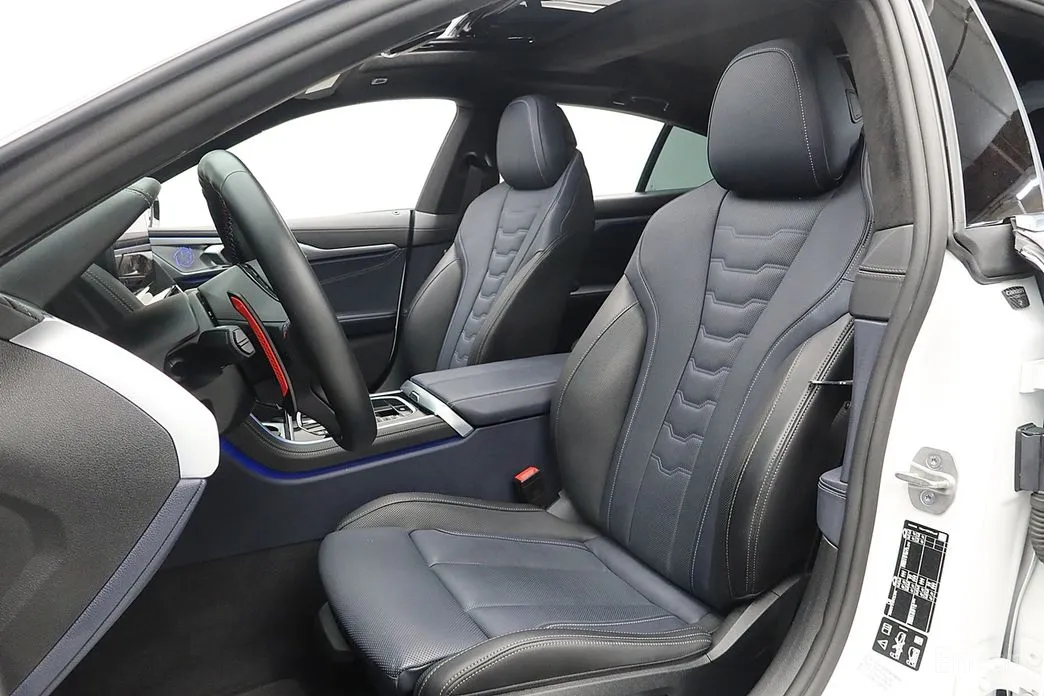 Фото 10 - BMW 8 Series