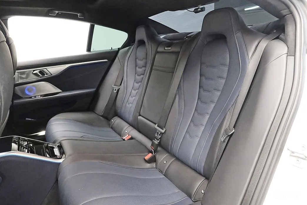 Фото 11 - BMW 8 Series