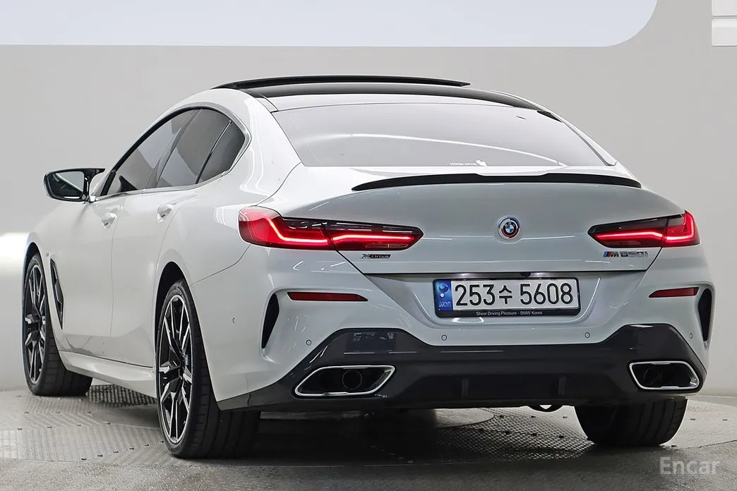 Фото 2 - BMW 8 Series