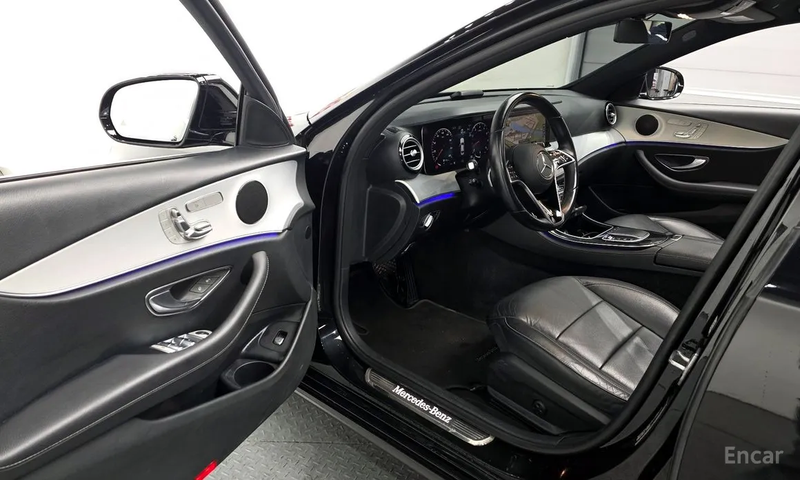 Фото 10 - Mercedes-Benz E-Class