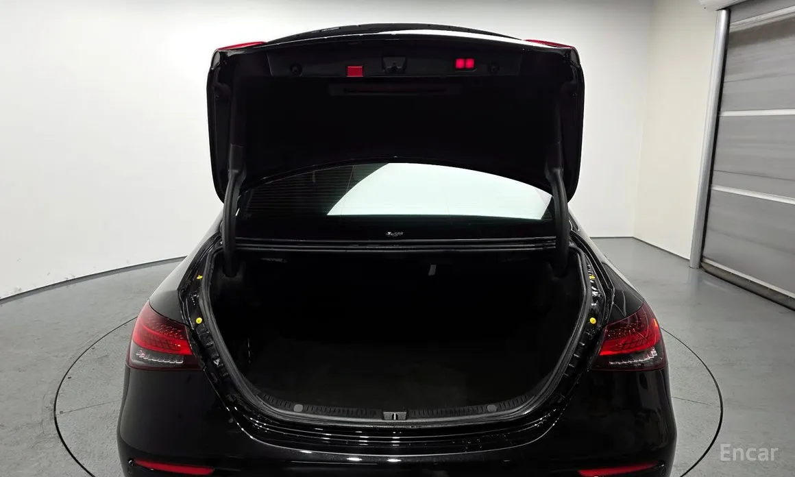 Фото 20 - Mercedes-Benz E-Class