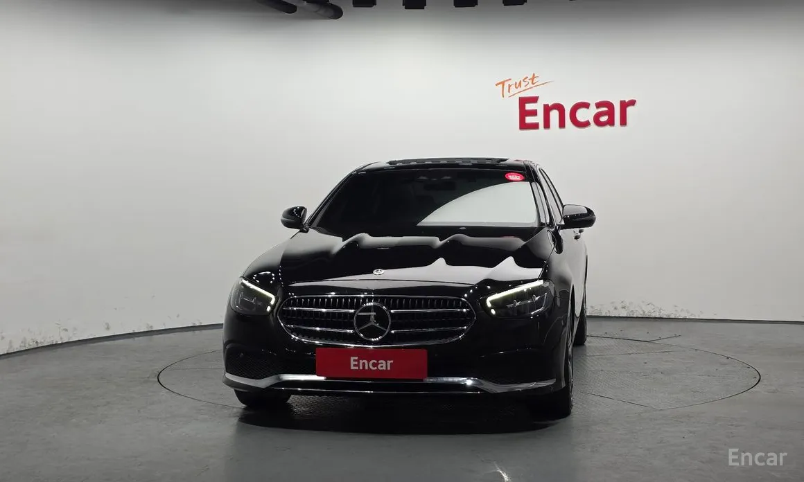 Фото 3 - Mercedes-Benz E-Class