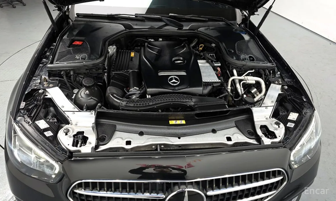 Фото 6 - Mercedes-Benz E-Class