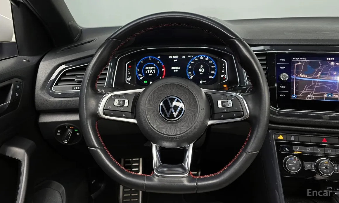 Фото 13 - Volkswagen T-Roc