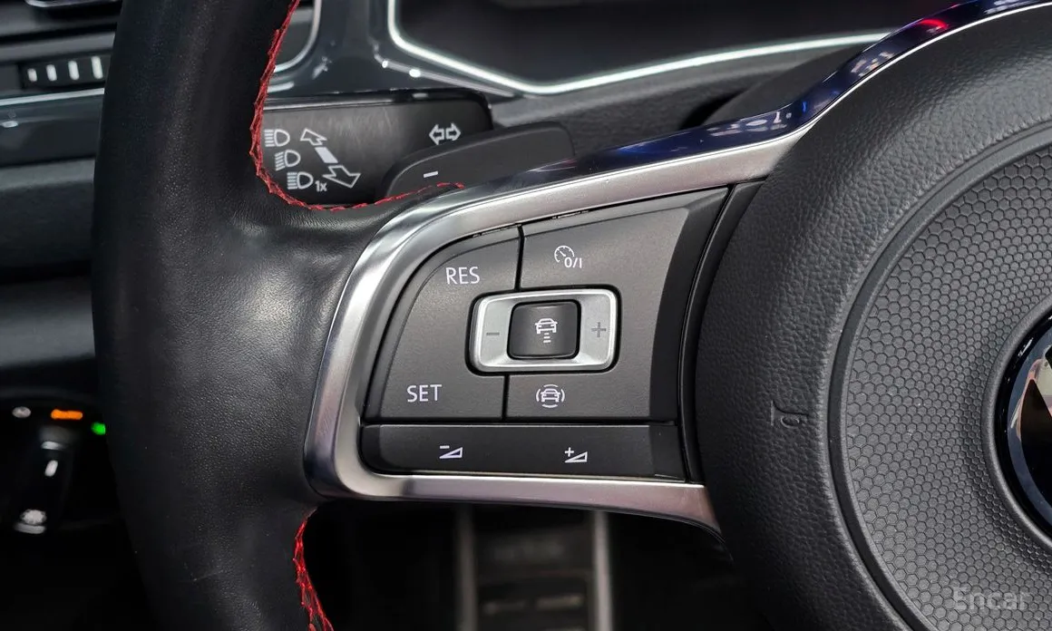 Фото 14 - Volkswagen T-Roc