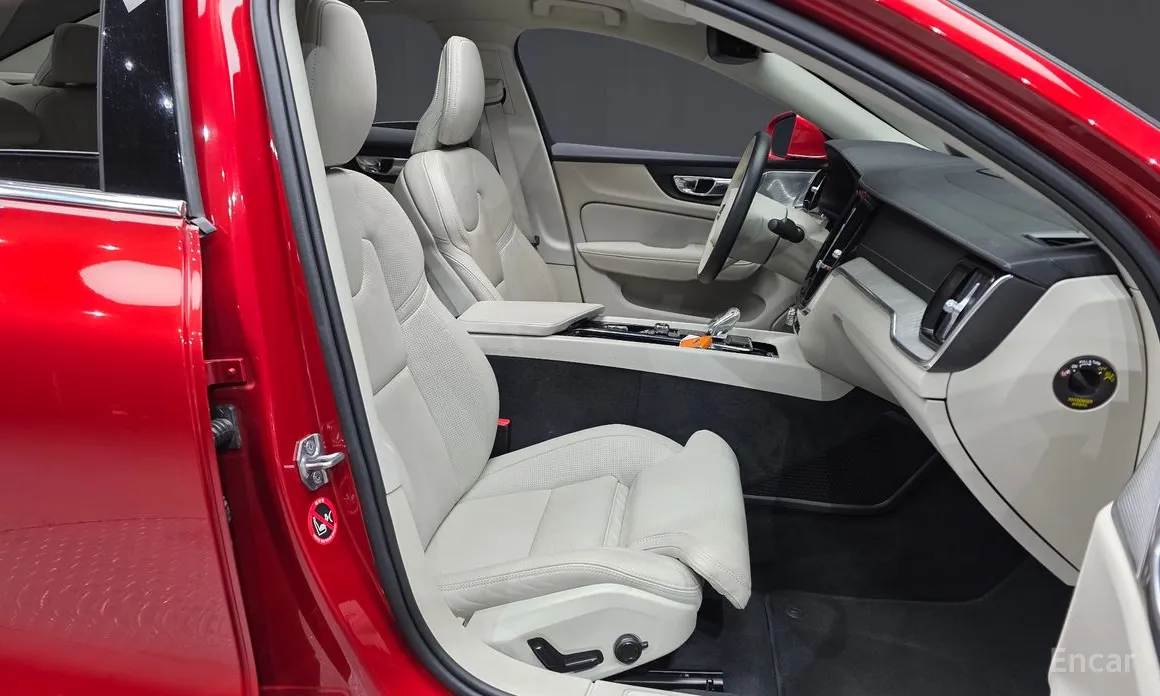 Фото 11 - Volvo S60