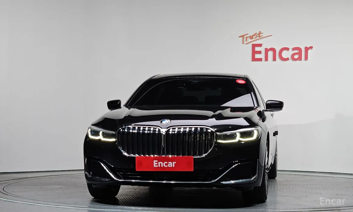 Фото 3 - BMW 7 Series