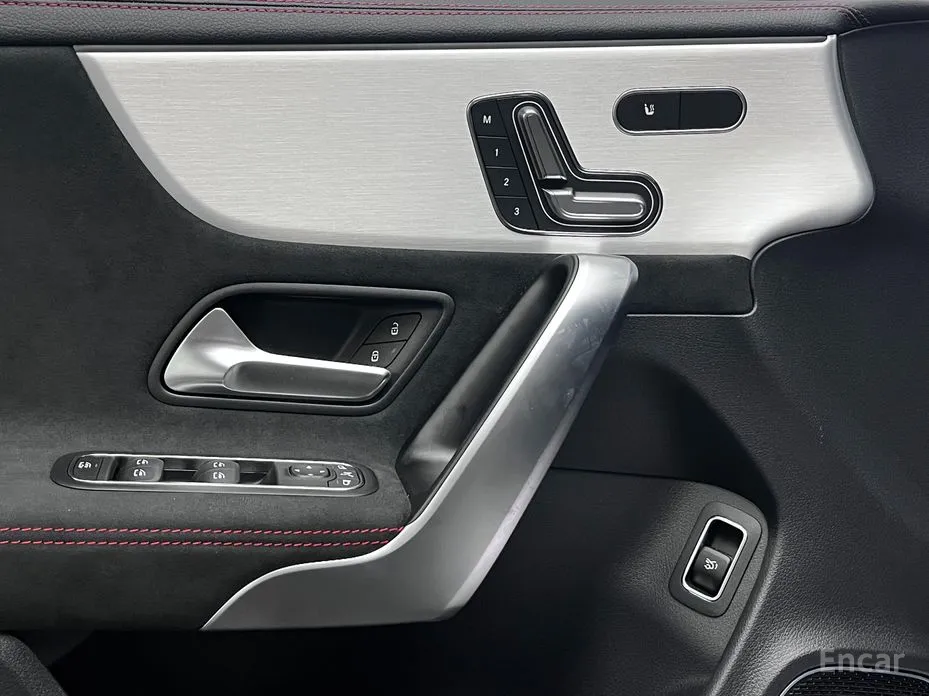 Фото 13 - Mercedes-Benz CLA-Class