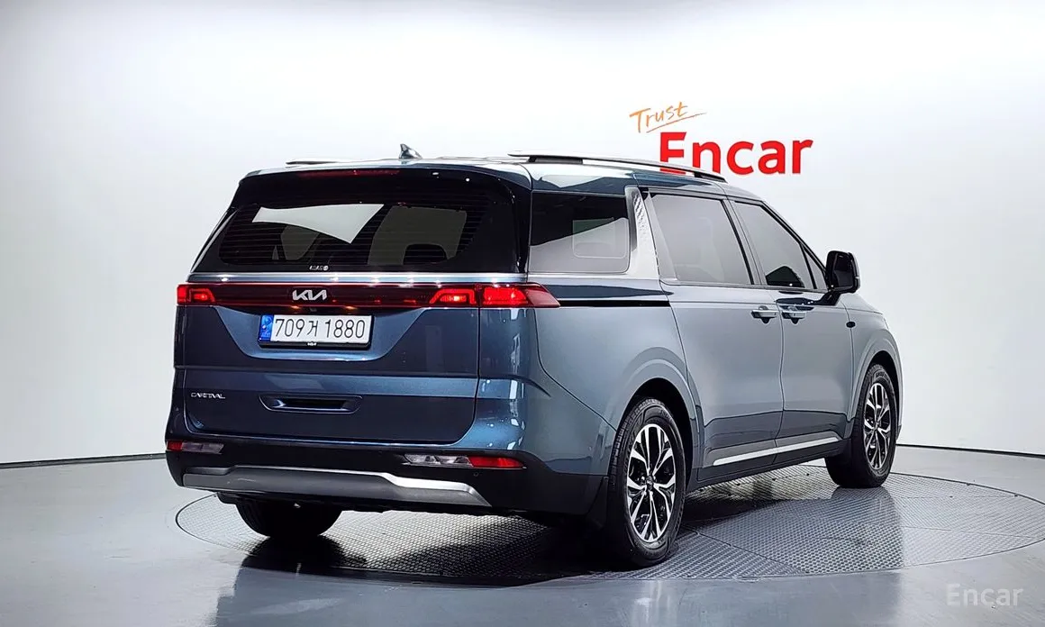 Фото 2 - Kia Carnival