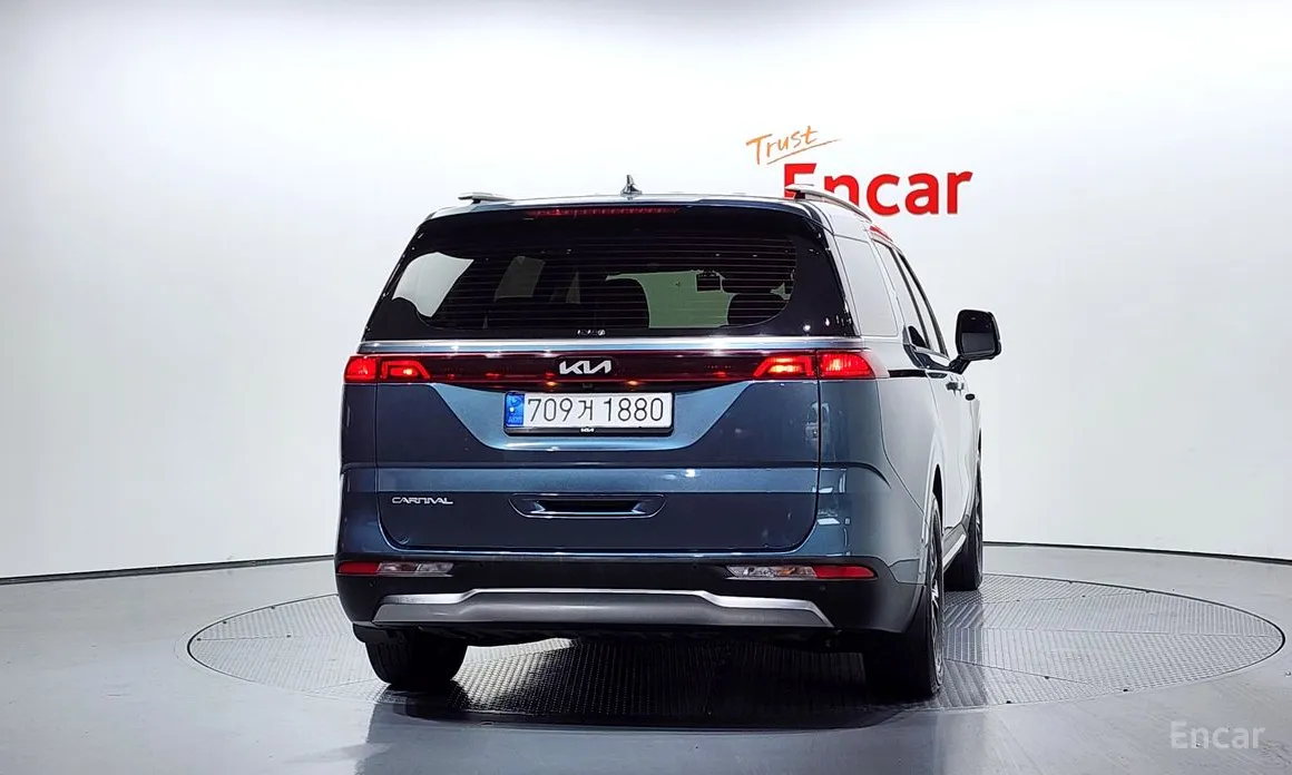 Фото 4 - Kia Carnival