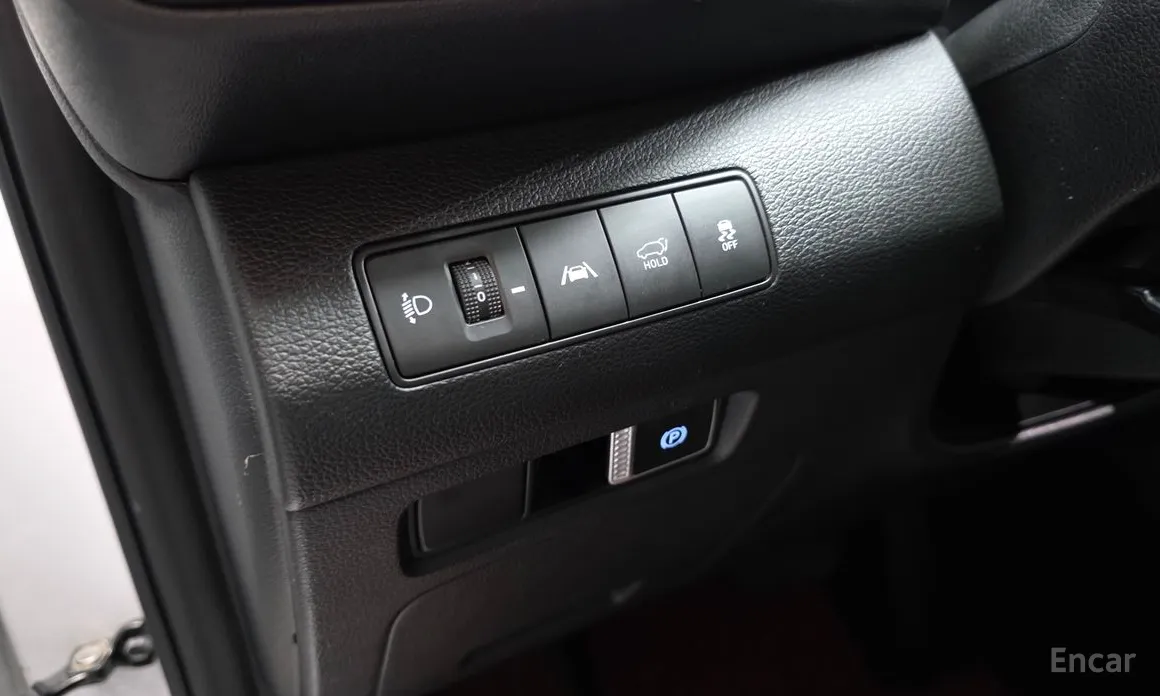 Фото 18 - Hyundai Santa Fe