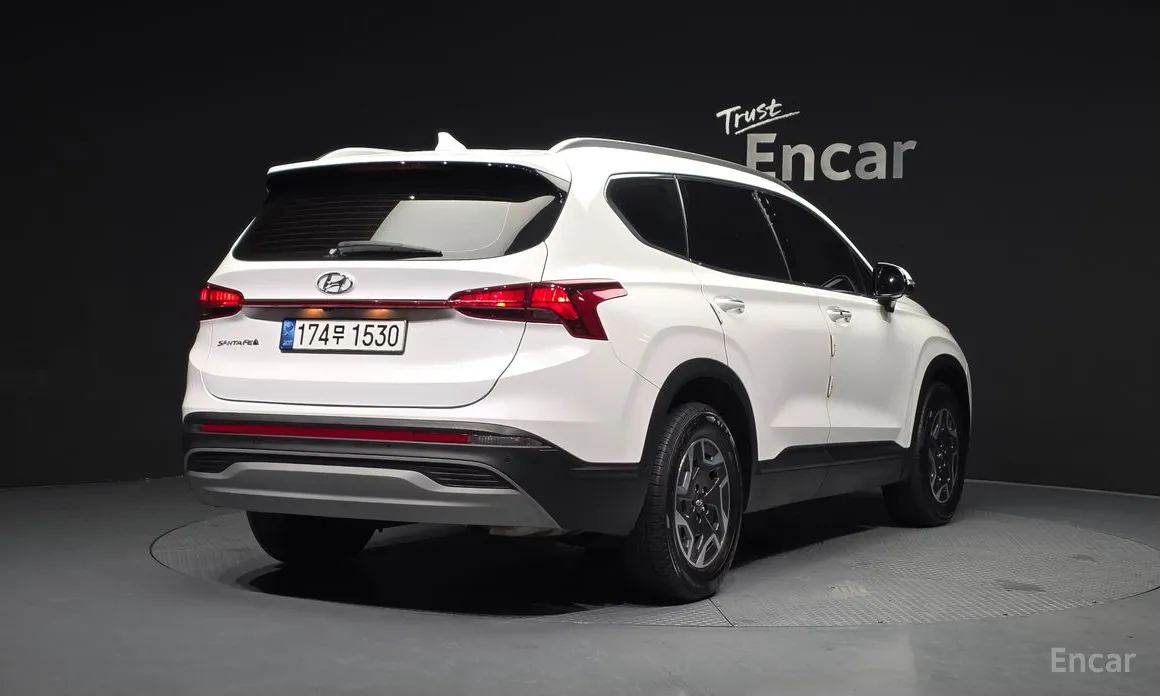 Фото 2 - Hyundai Santa Fe