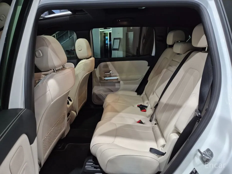 Фото 11 - Mercedes-Benz EQB