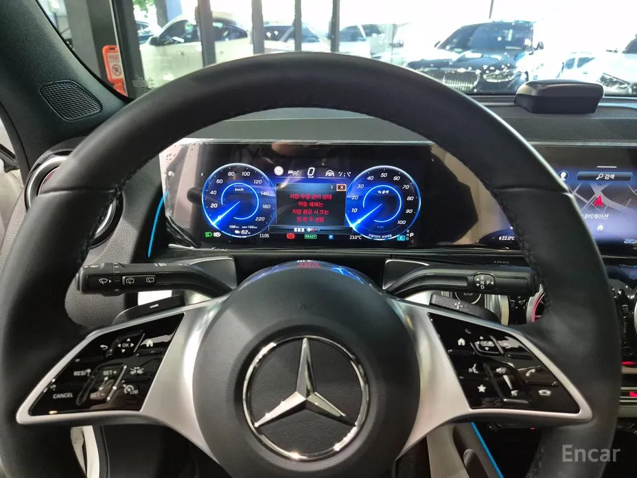 Фото 13 - Mercedes-Benz EQB