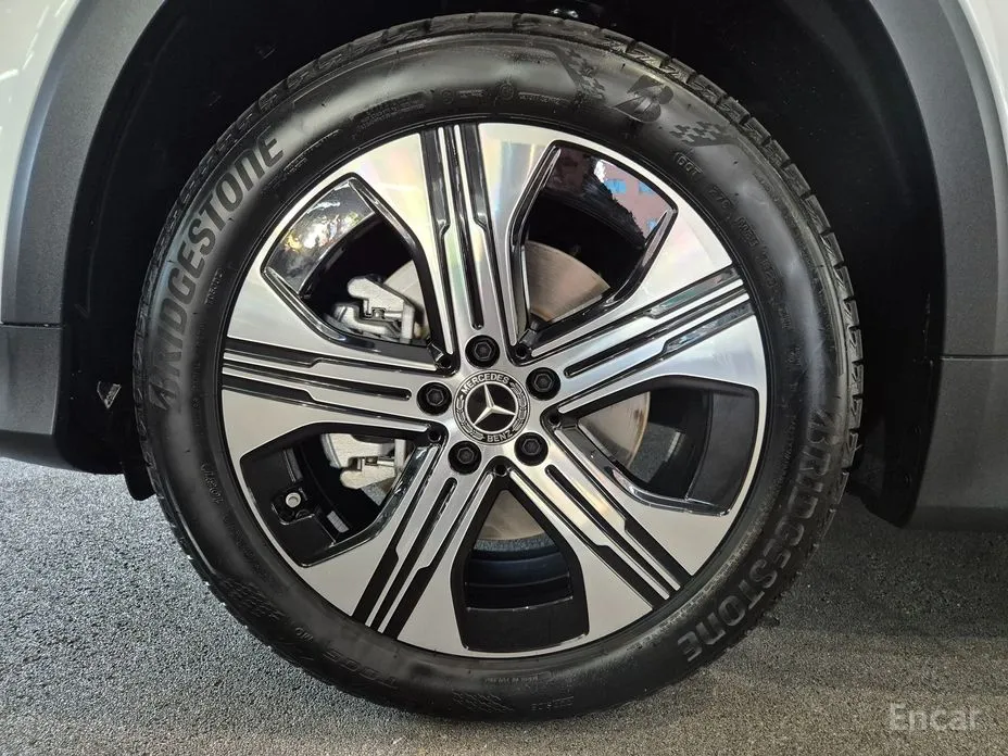 Фото 5 - Mercedes-Benz EQB