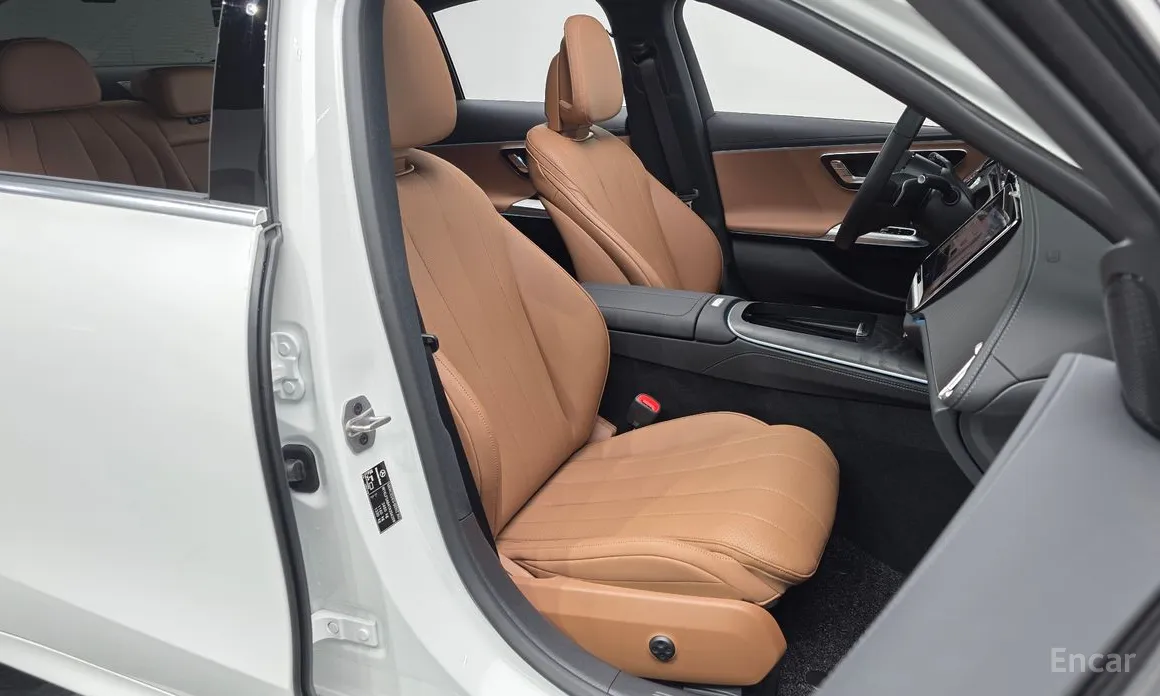 Фото 10 - Mercedes-Benz E-Class