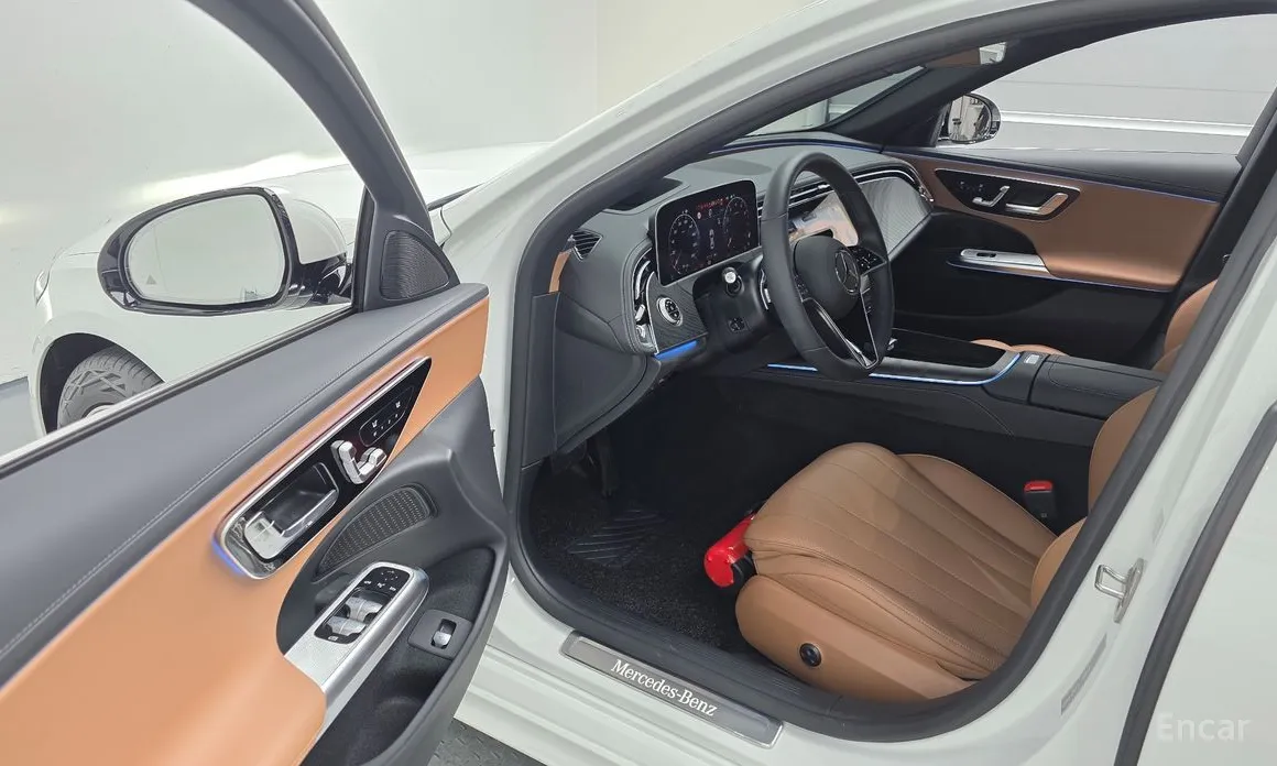 Фото 11 - Mercedes-Benz E-Class