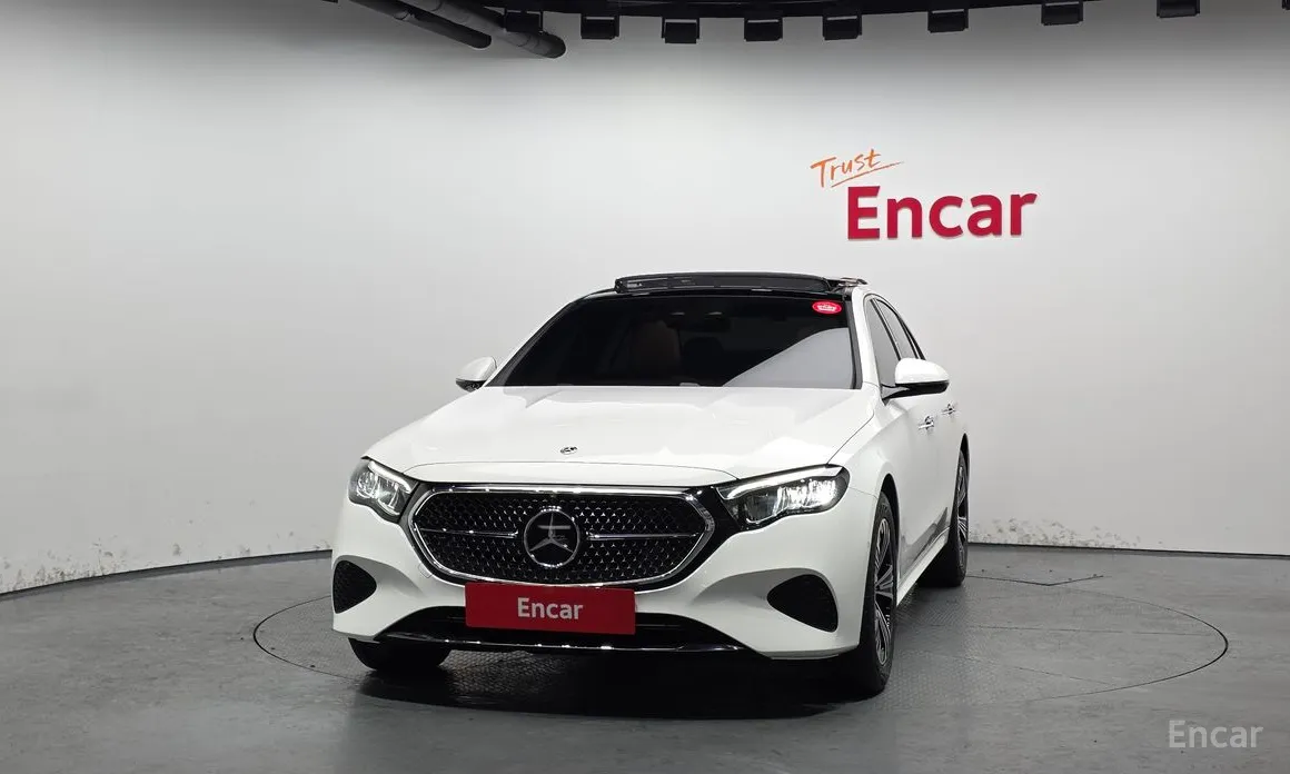 Фото 3 - Mercedes-Benz E-Class