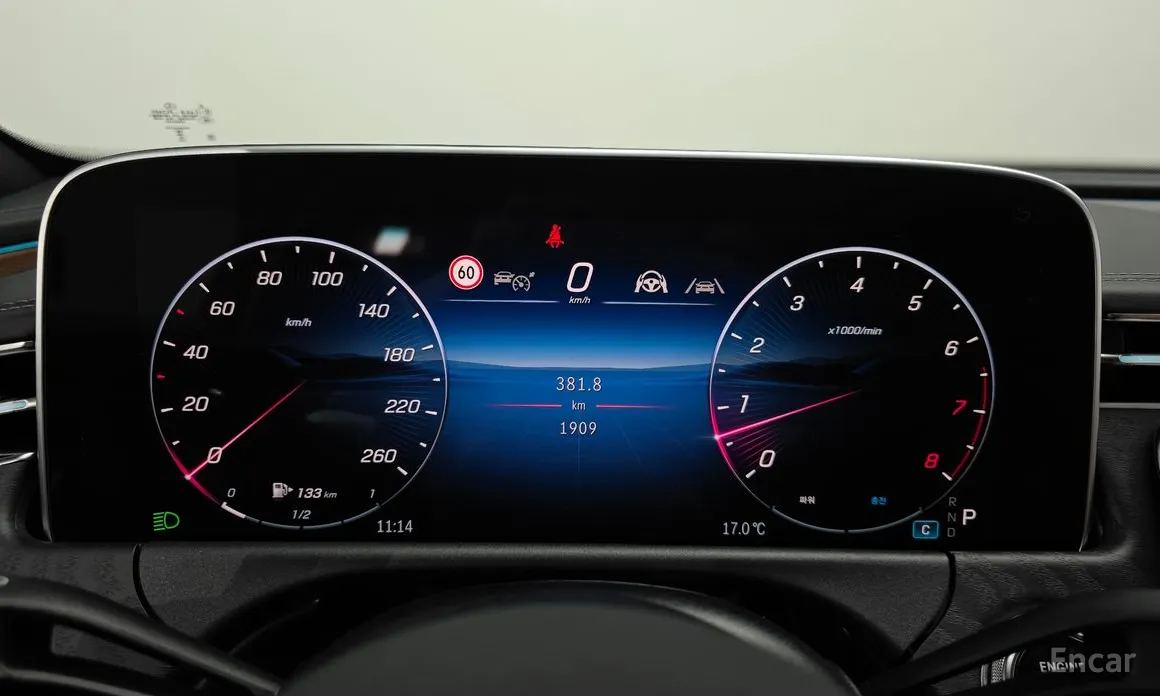 Фото 8 - Mercedes-Benz E-Class