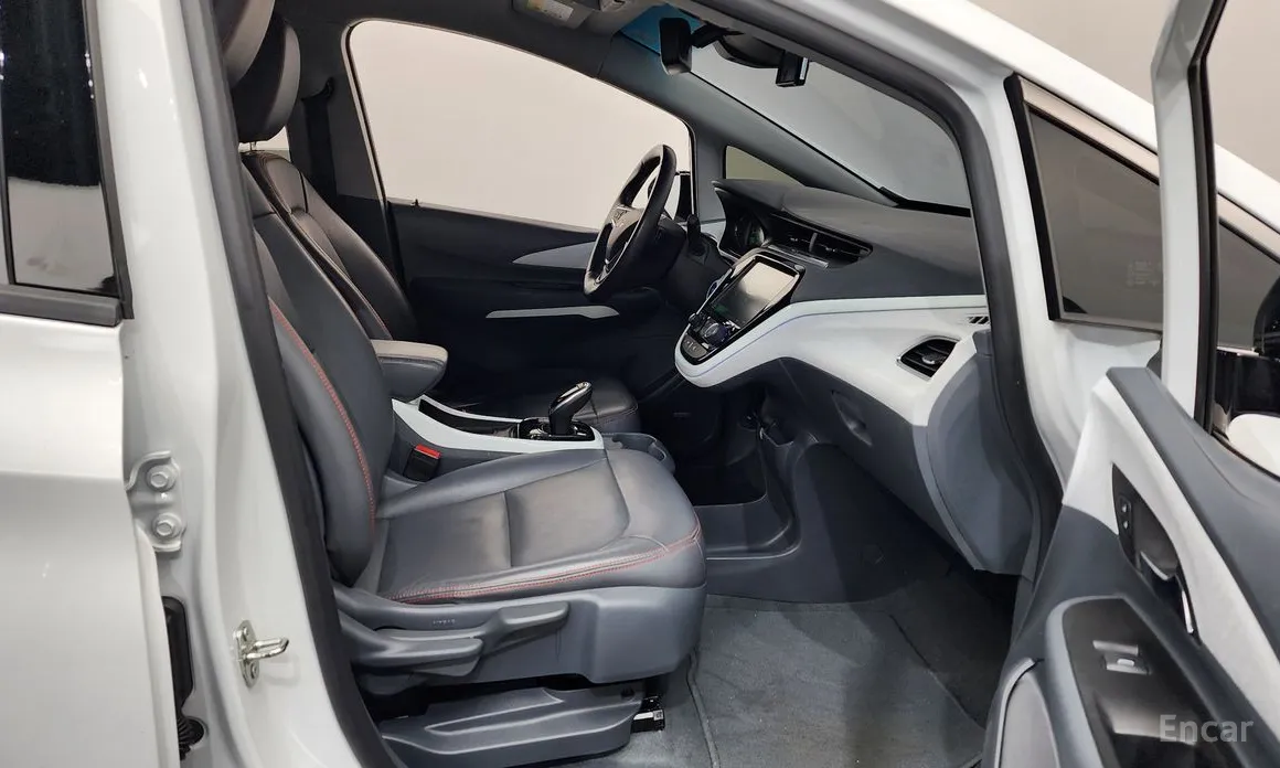 Фото 11 - Chevrolet Bolt EV