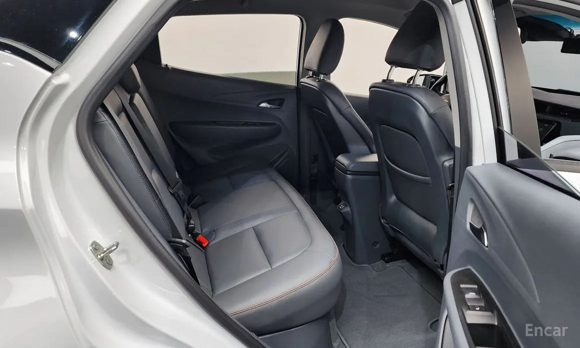 Фото 12 - Chevrolet Bolt EV