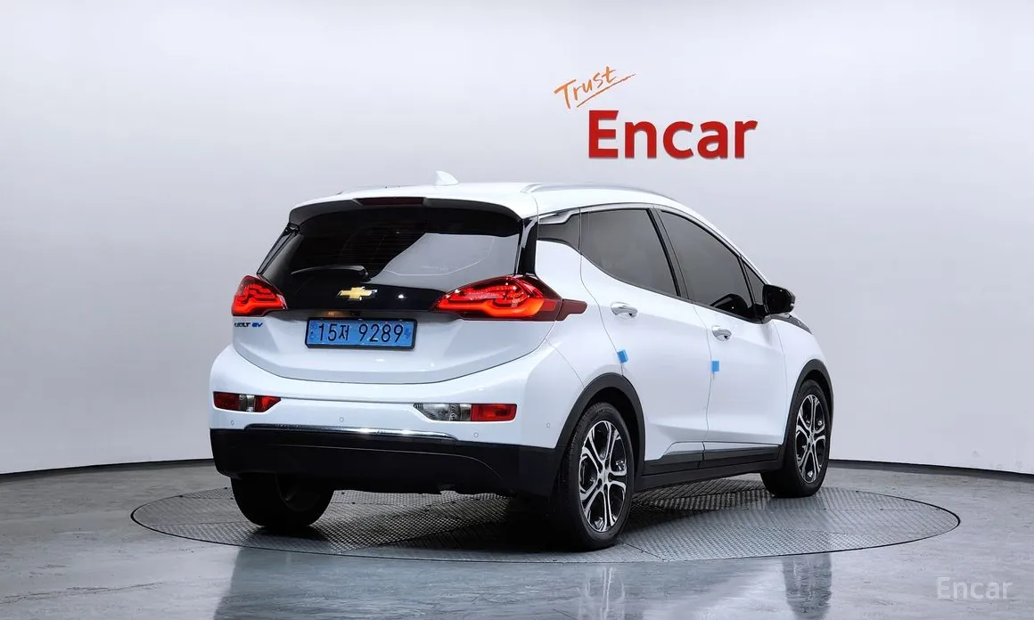 Фото 2 - Chevrolet Bolt EV