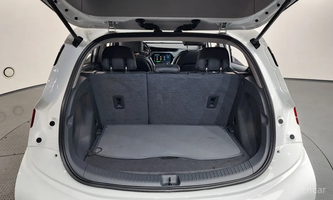 Фото 20 - Chevrolet Bolt EV